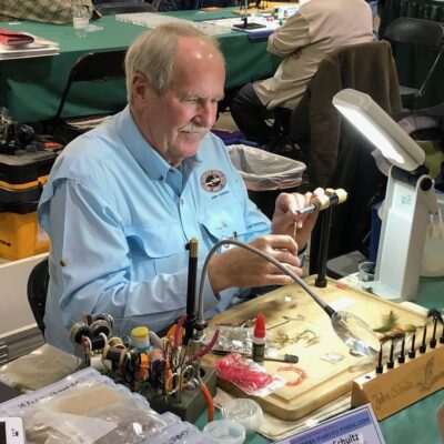 hof-John_Schultz_tying-04-400x400